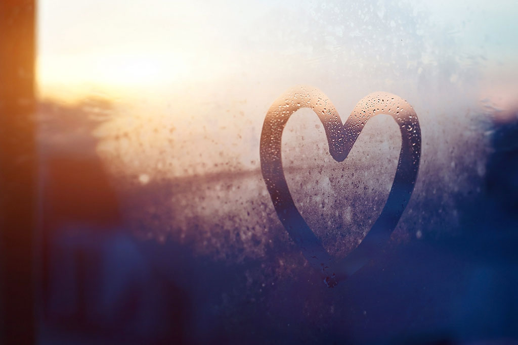 heart drawn on the window