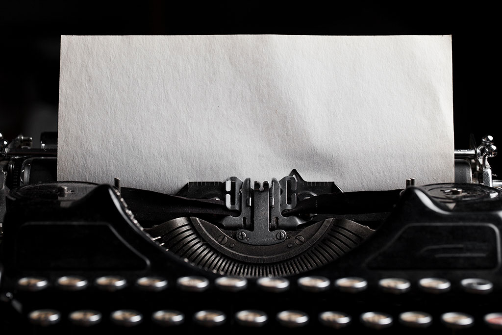 Blank piece of paper in the typewriter