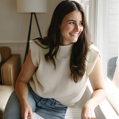 photo of Amy Gannett, author